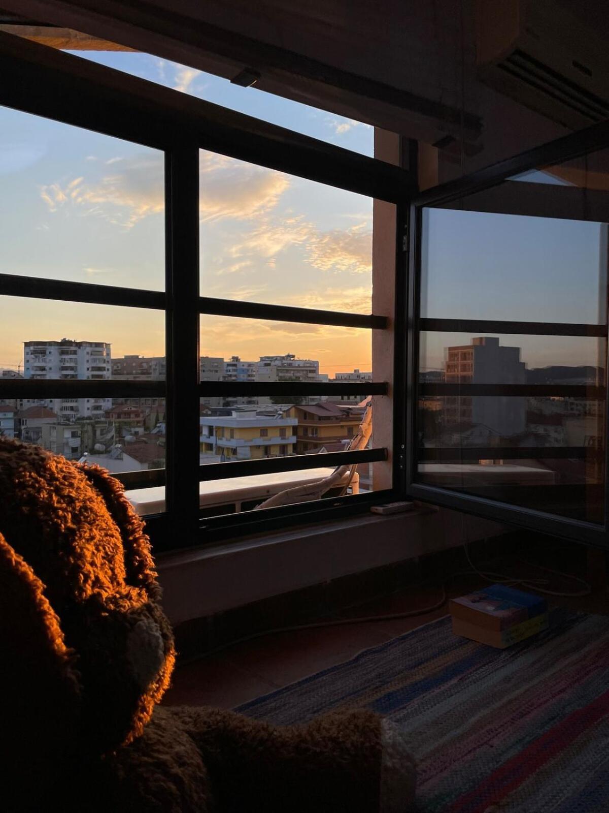 Cozy Big Apartment With Balcony Tirana Eksteriør billede