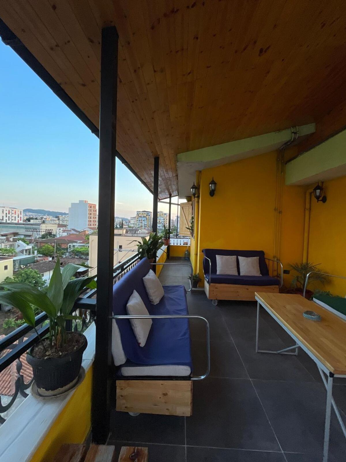 Cozy Big Apartment With Balcony Tirana Eksteriør billede